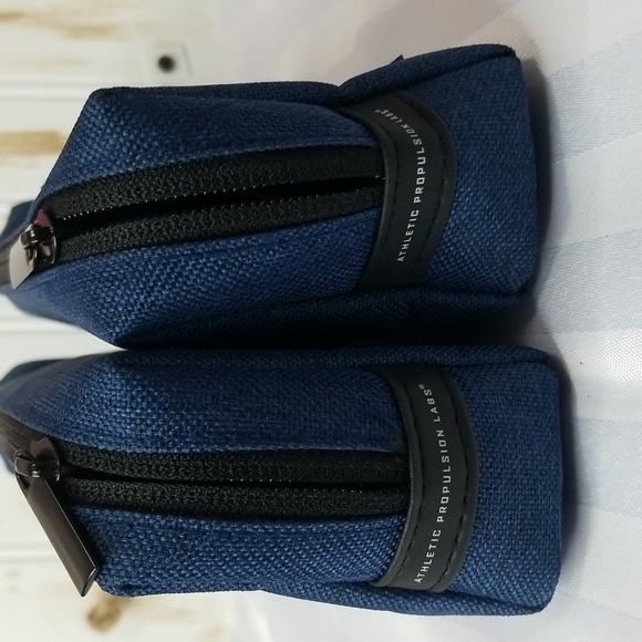 APL FOR AMERICAN AIRLINES SET OF 2 BLUE EMENTY BAGS - Picture 3 of 7